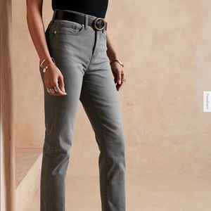 *SOLD*NWT BR High Rise Straight Jean